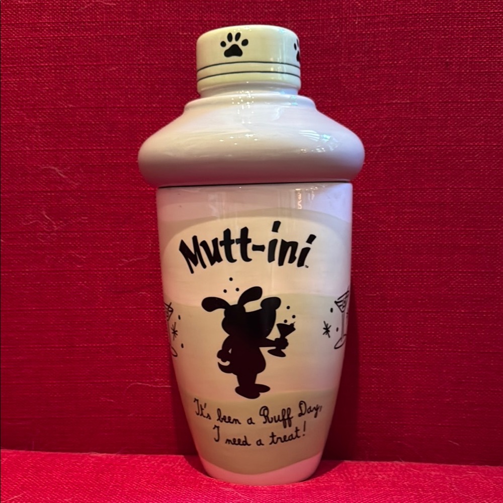 Just Be Mutt-ini Shaker Treat Holder. “It’s been a ruff day, I need a treat!”